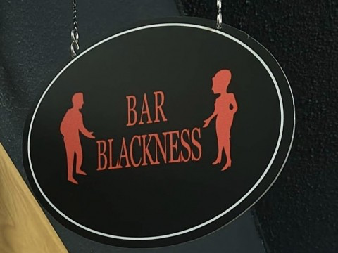 BAR BLACKNESS 看板